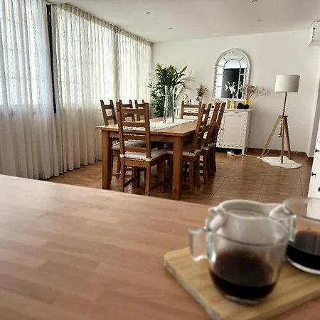 Precioso Con Terraza En Piso Superior بيت للعطل *